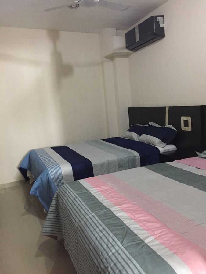Hotel Suites La Roca Канкун Екстериор снимка