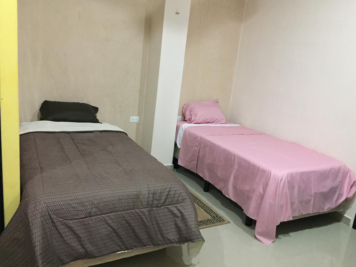 Hotel Suites La Roca Канкун Екстериор снимка