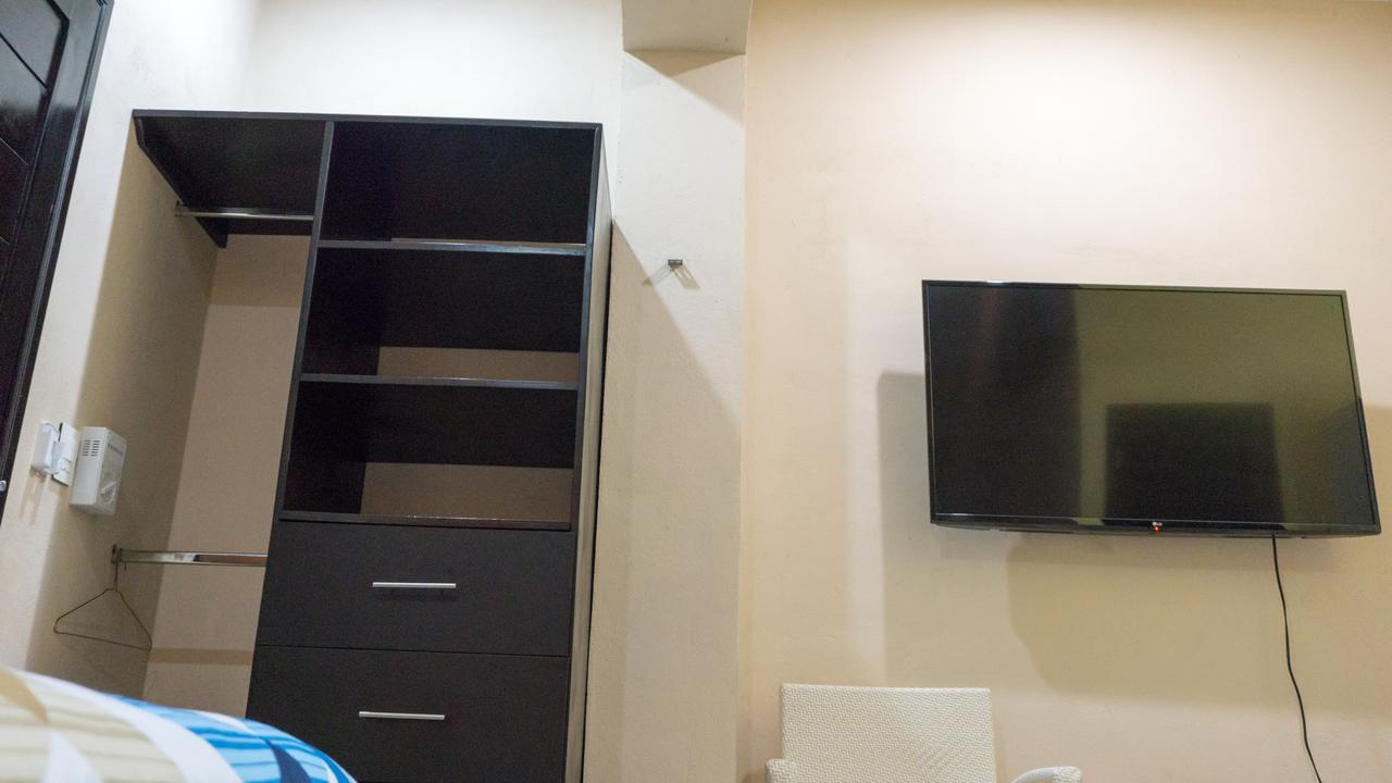 Hotel Suites La Roca Канкун Екстериор снимка