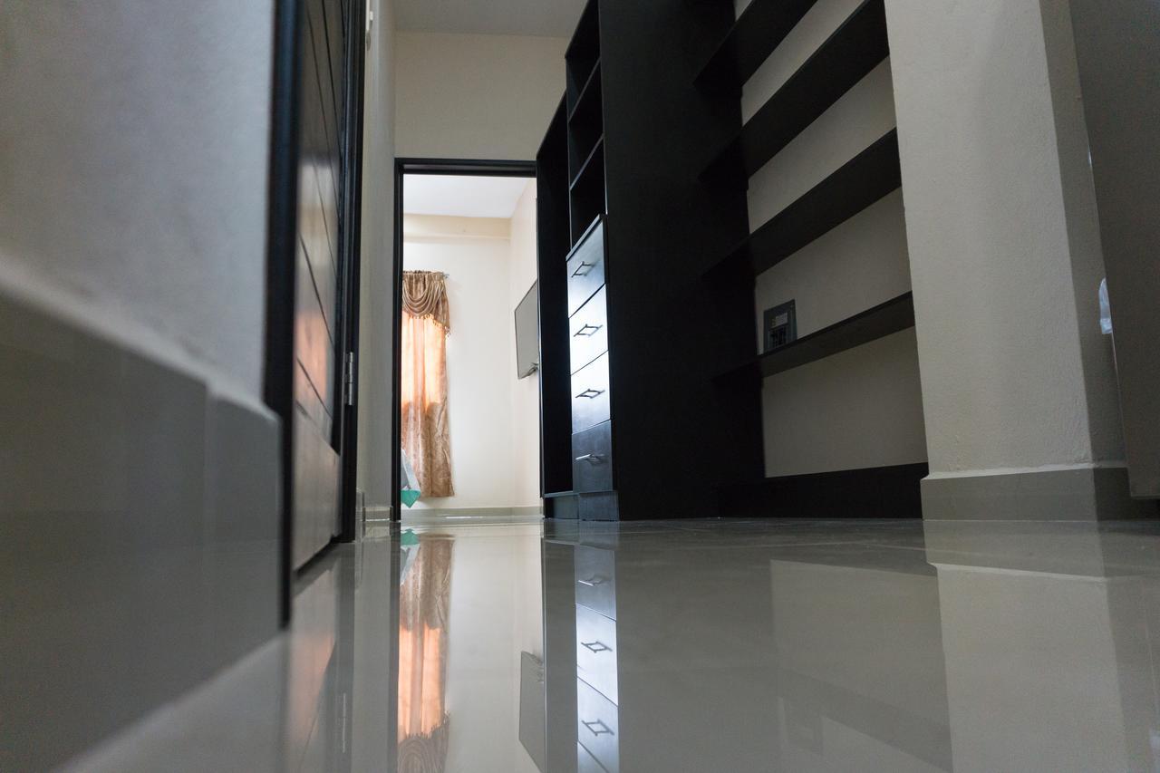 Hotel Suites La Roca Канкун Екстериор снимка