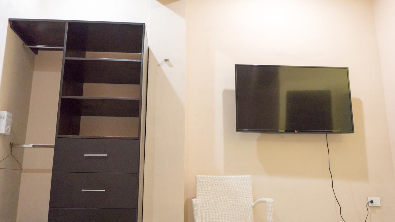 Hotel Suites La Roca Канкун Екстериор снимка