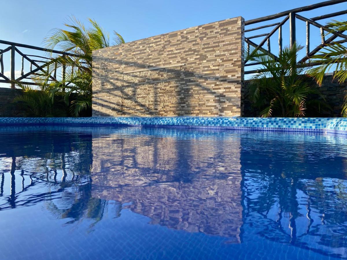 Hotel Suites La Roca Канкун Екстериор снимка